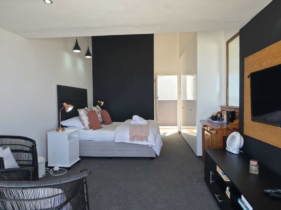 5 Bedroom Property for Sale in Jeffreys Bay Central Eastern Cape